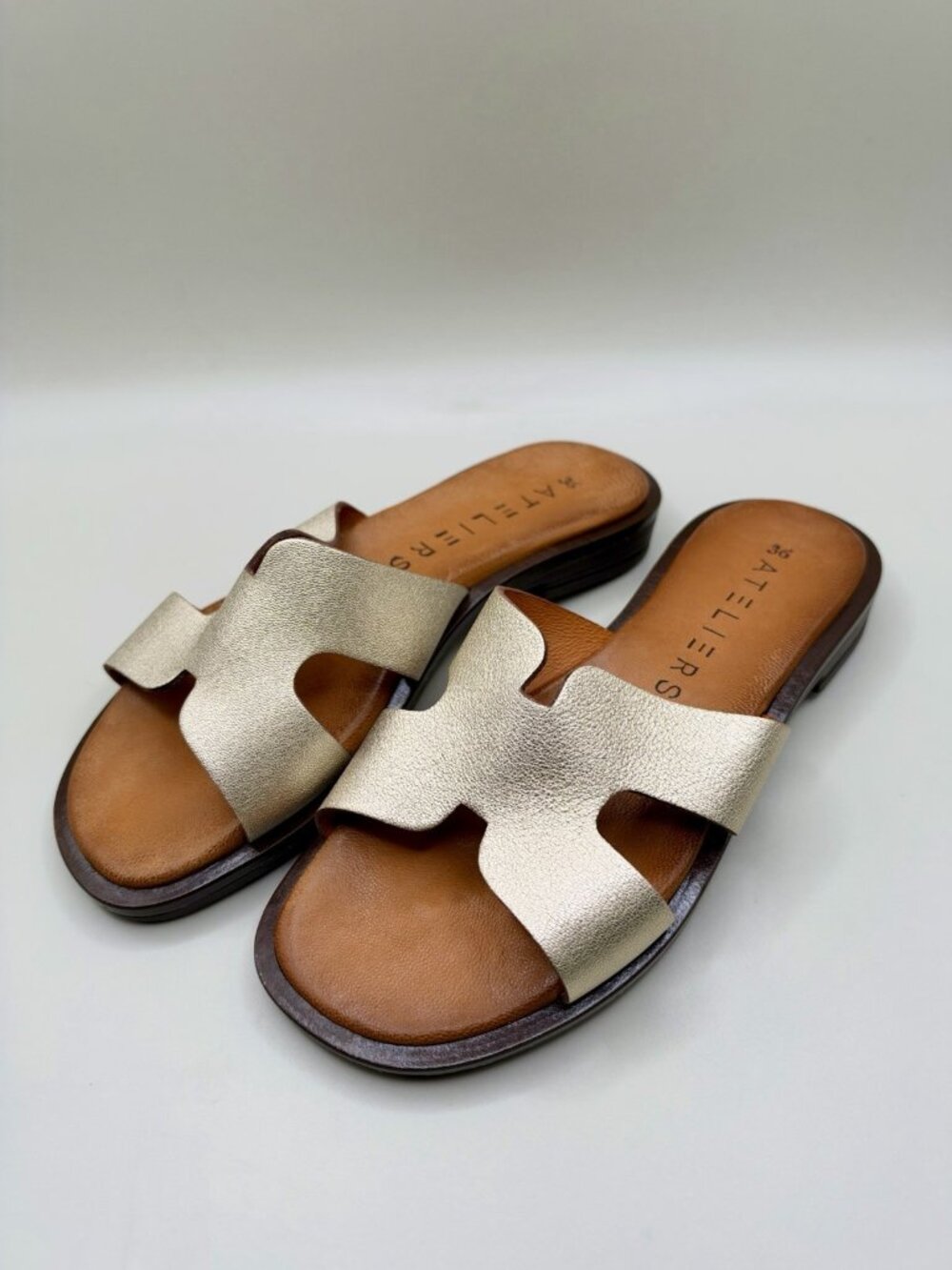 Ateliers Made in Italy Metallic Gold Leather H Cutout Slide Sandals EU 36, US 6